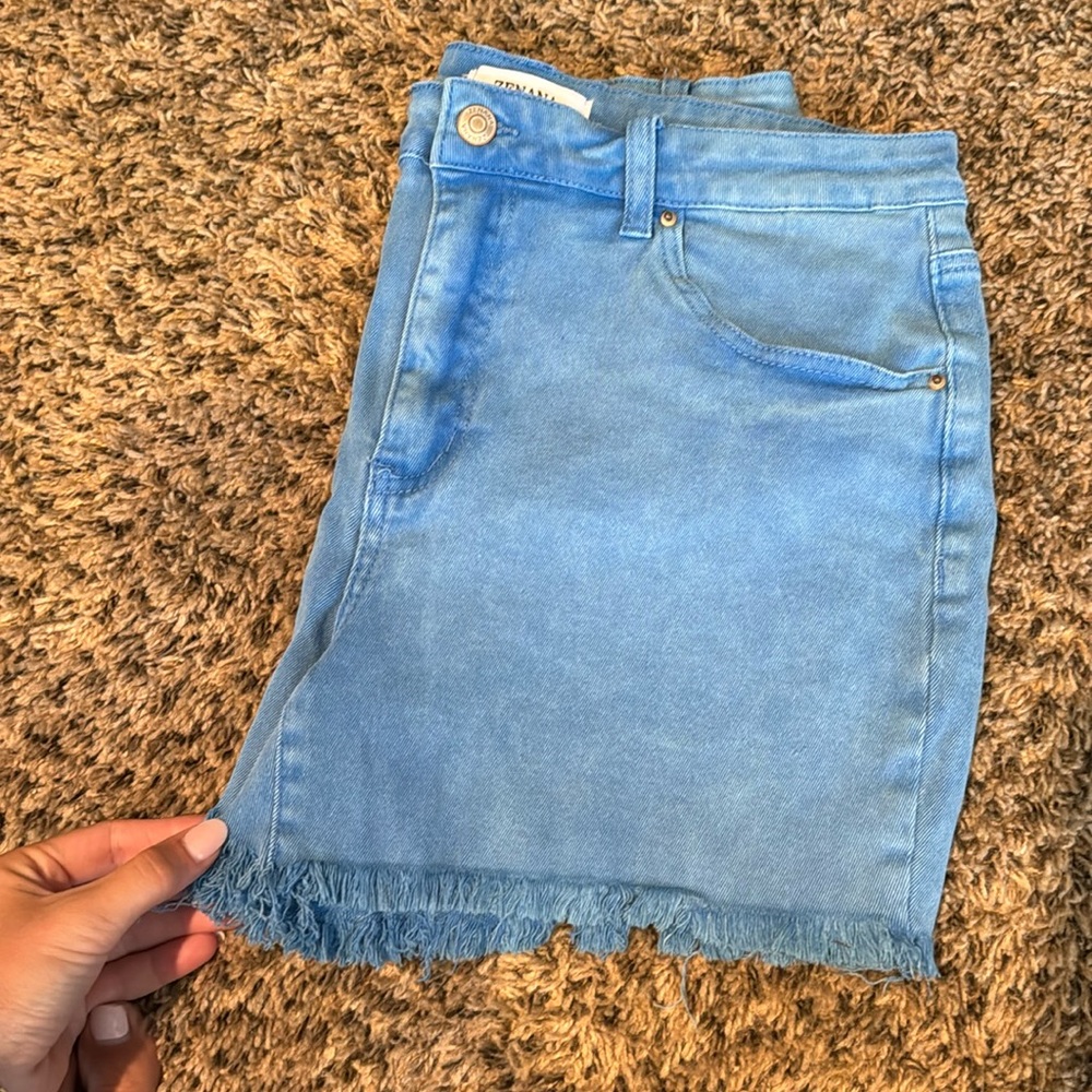 Zenana Blue Denim Shorts | STRETCHY